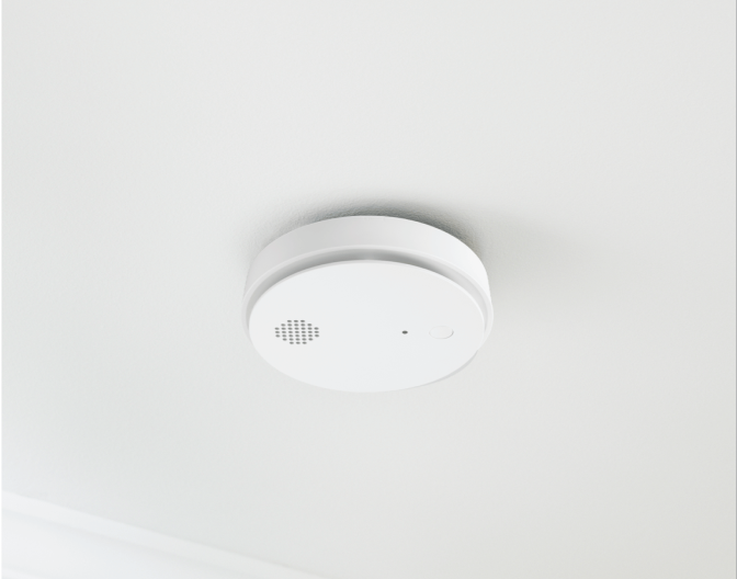 Heat Detector installed on a ceiling in a home